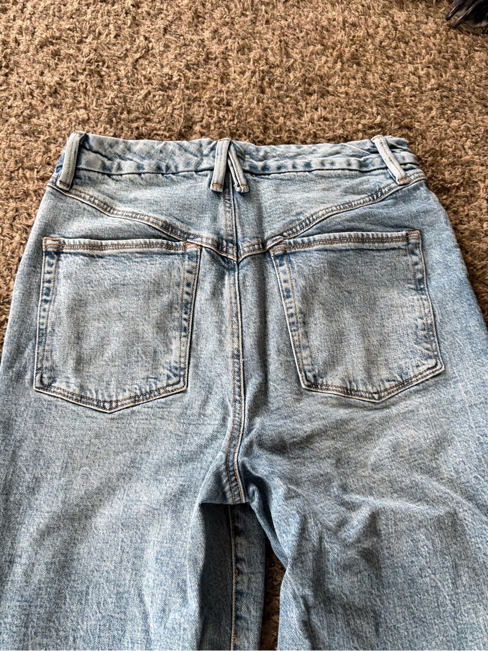 Good American Washed Light-Blue Straight Leg Jeans - Picture 5 of 6